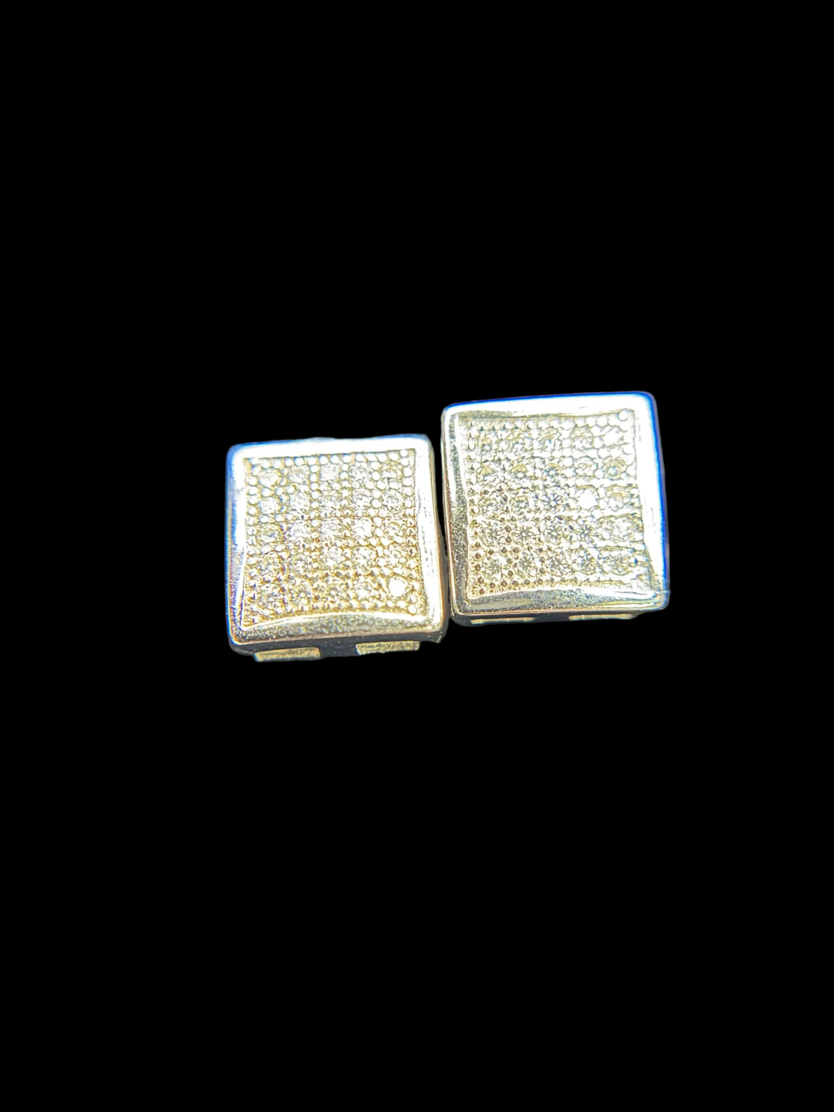 #27 MOISSANITE EARRINGS ( DIAMOND PASS THE TESTER) PANTALLA /ARETE