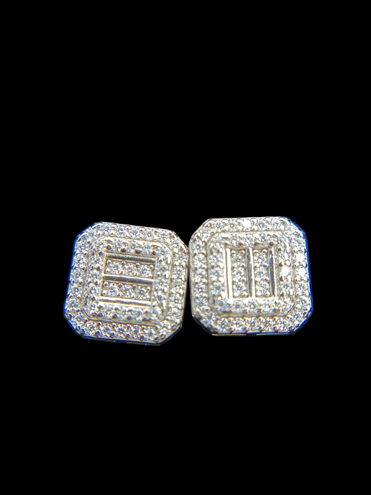 #17 MOISSANITE EARRINGS ( DIAMOND PASS THE TESTER) PANTALLA /ARETE