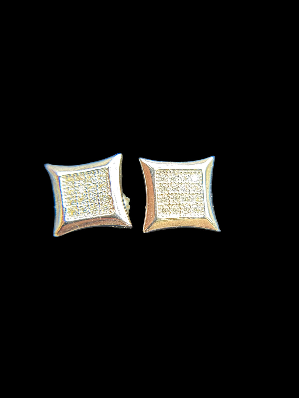 #25 MOISSANITE EARRINGS ( DIAMOND PASS THE TESTER) PANTALLA /ARETE