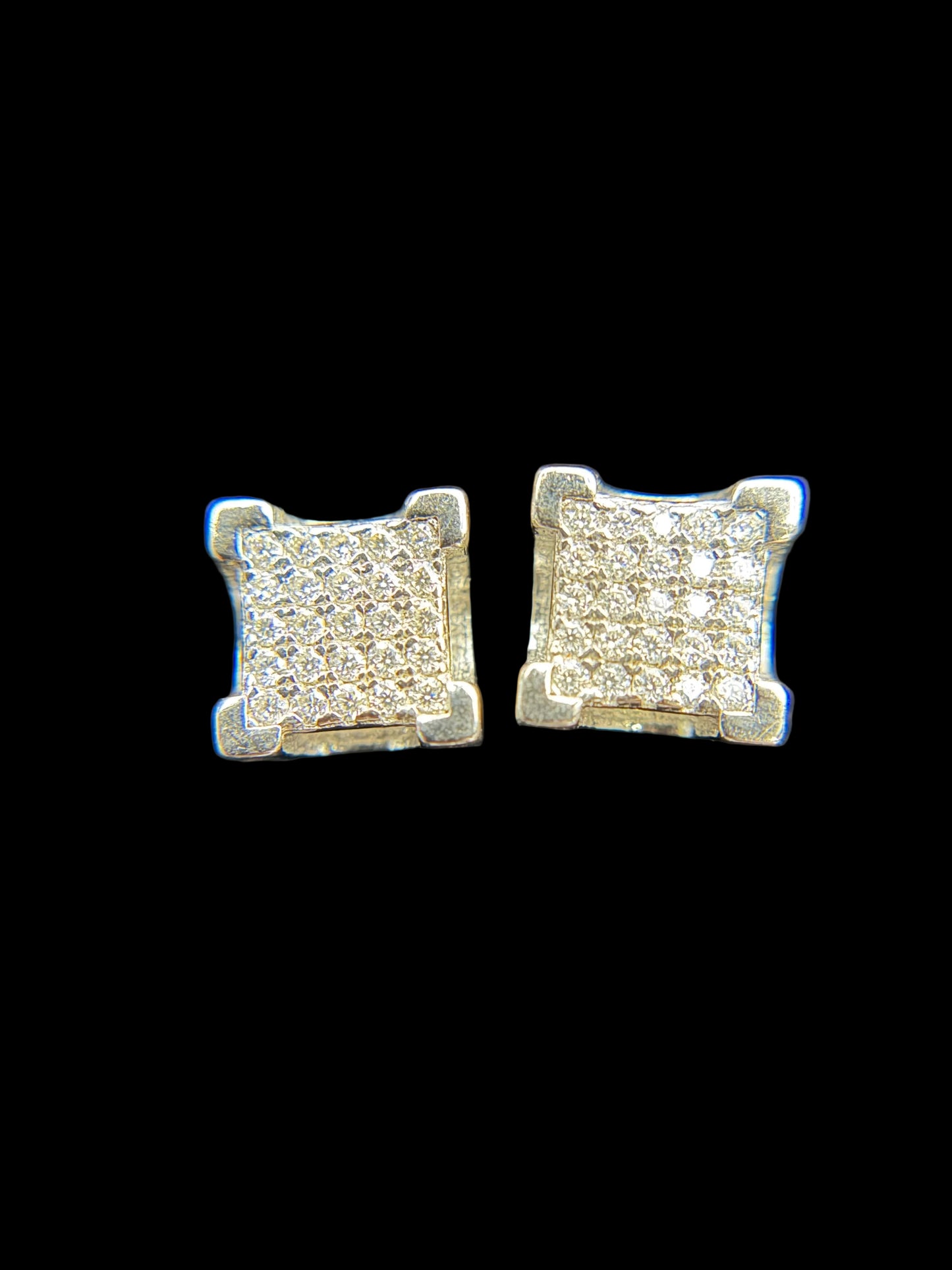 #18 MOISSANITE EARRINGS ( DIAMOND PASS THE TESTER)
