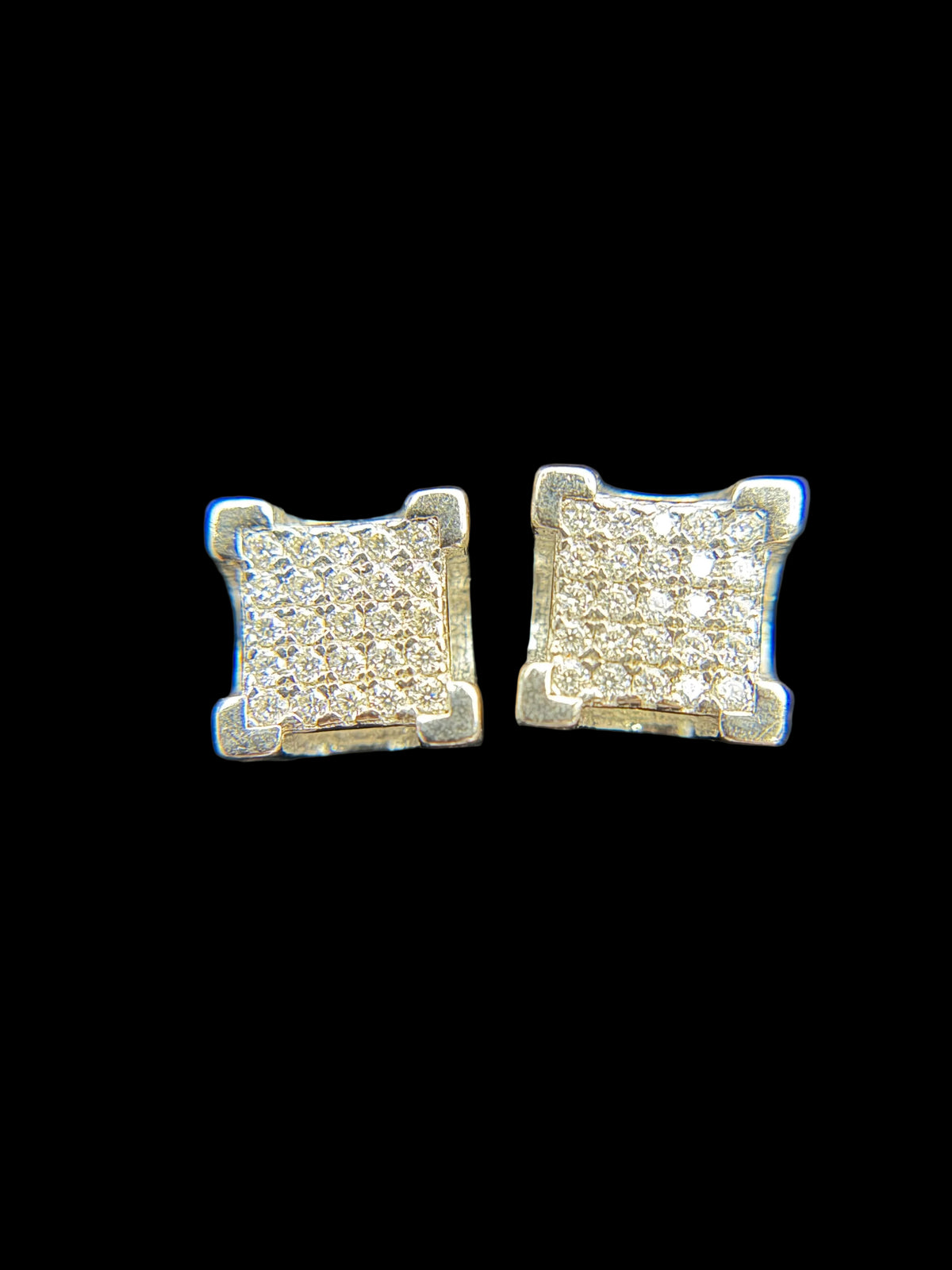 #18 MOISSANITE EARRINGS ( DIAMOND PASS THE TESTER) PANTALLA /ARETE