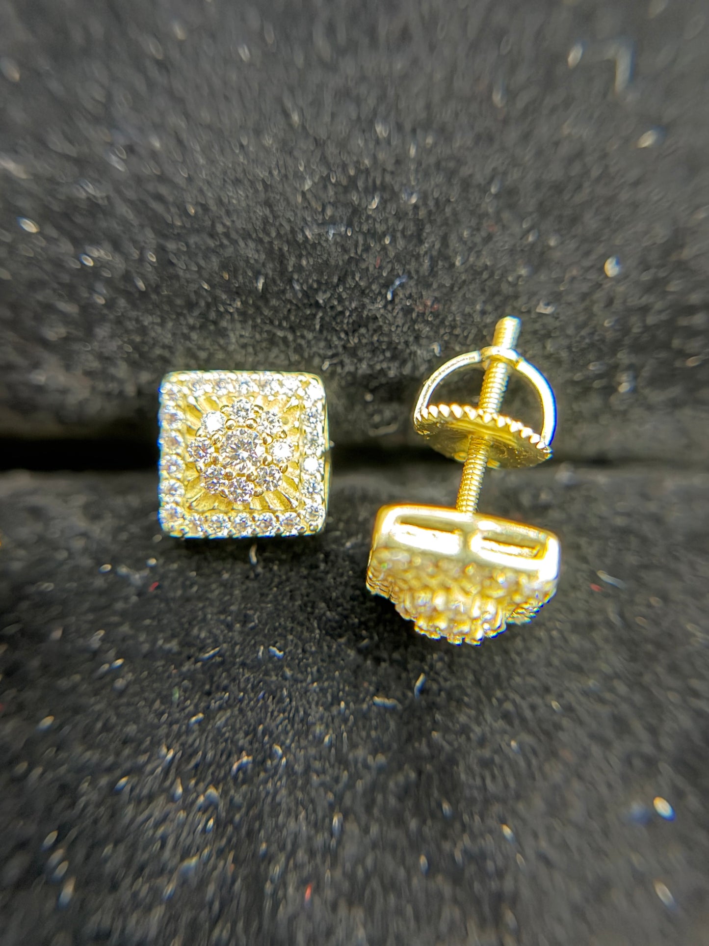 #37 MOISSANITE EARRINGS ( DIAMOND PASS THE TESTER)