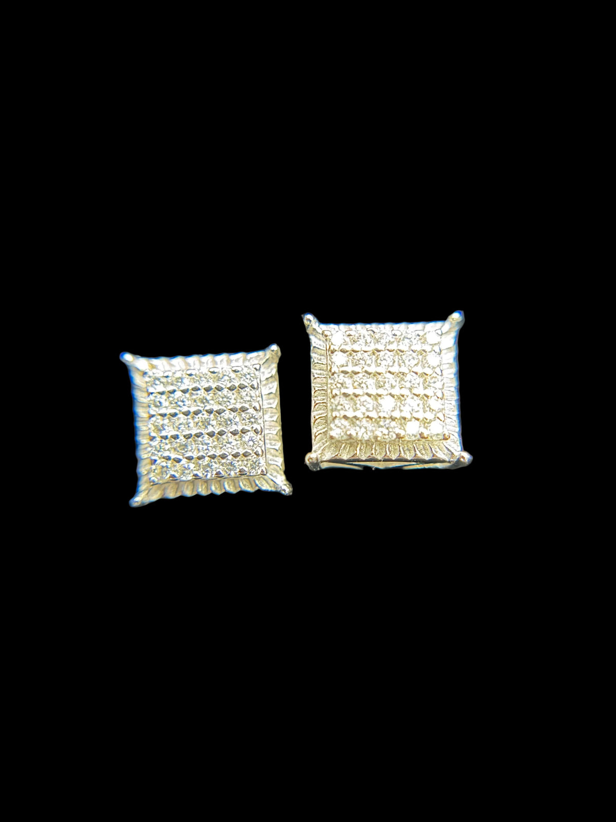 #24 MOISSANITE EARRINGS ( DIAMOND PASS THE TESTER) PANTALLA /ARETE