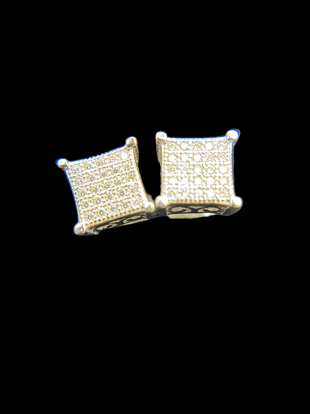 #20 MOISSANITE EARRINGS ( DIAMOND PASS THE TESTER) PANTALLA /ARETE