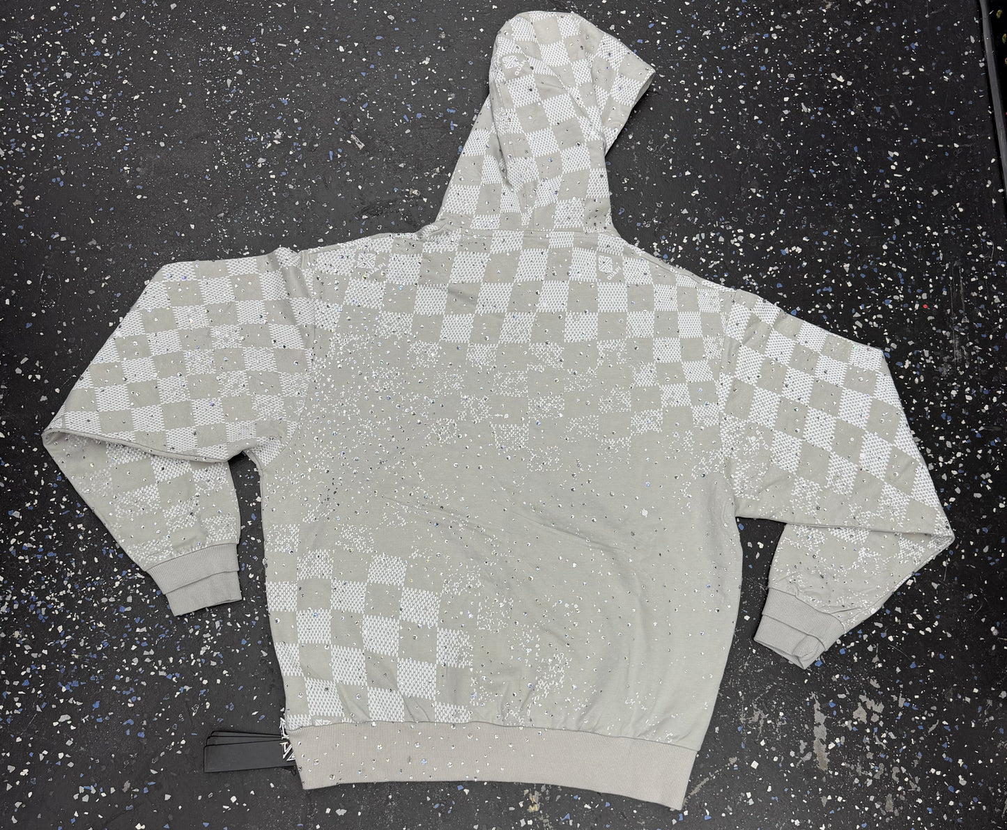 GUAPI gray and white checkered zip-up hoodie