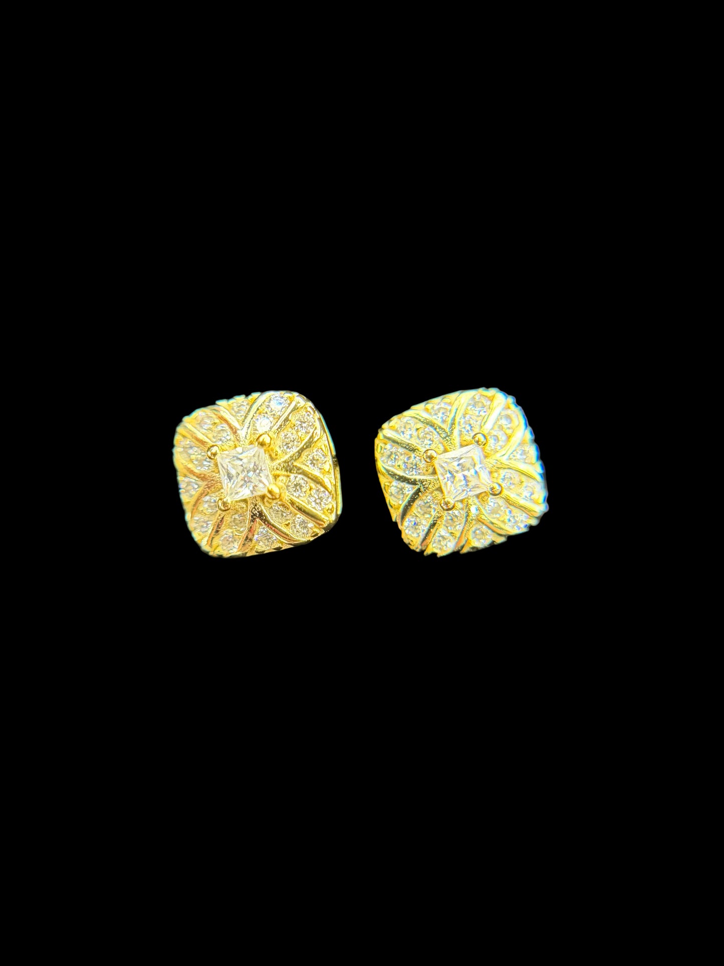 #7 MOISSANITE EARRINGS ( DIAMOND PASS THE TESTER)
