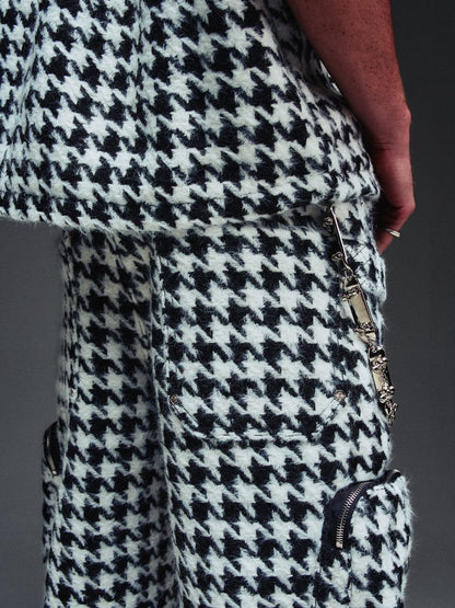 GUAPI White Houndstooth Furry Shorts