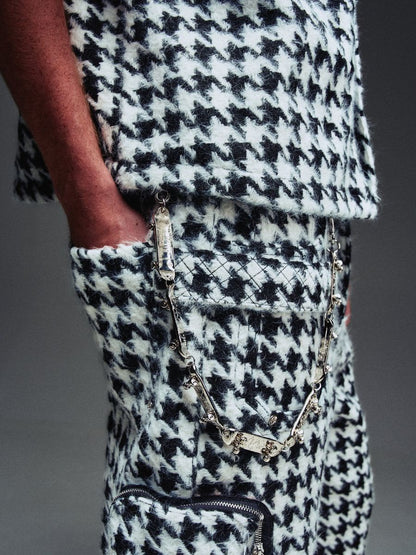 GUAPI White Houndstooth Furry Shorts