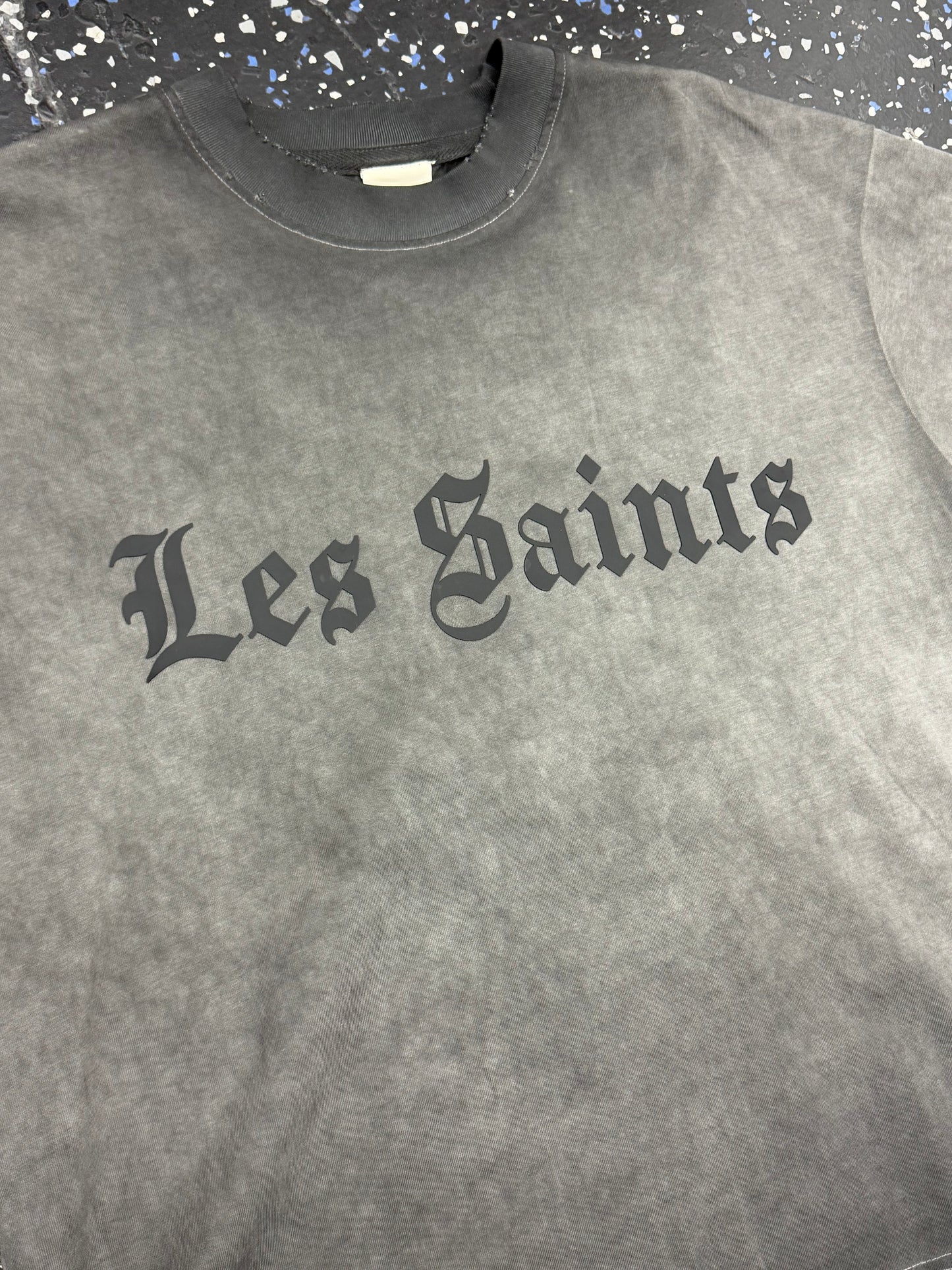 REBEL LES SAINTS TEE GREY