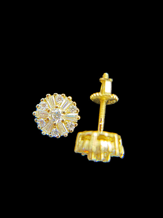 #35 MOISSANITE EARRINGS ( DIAMOND PASS THE TESTER) PANTALLA /ARETE