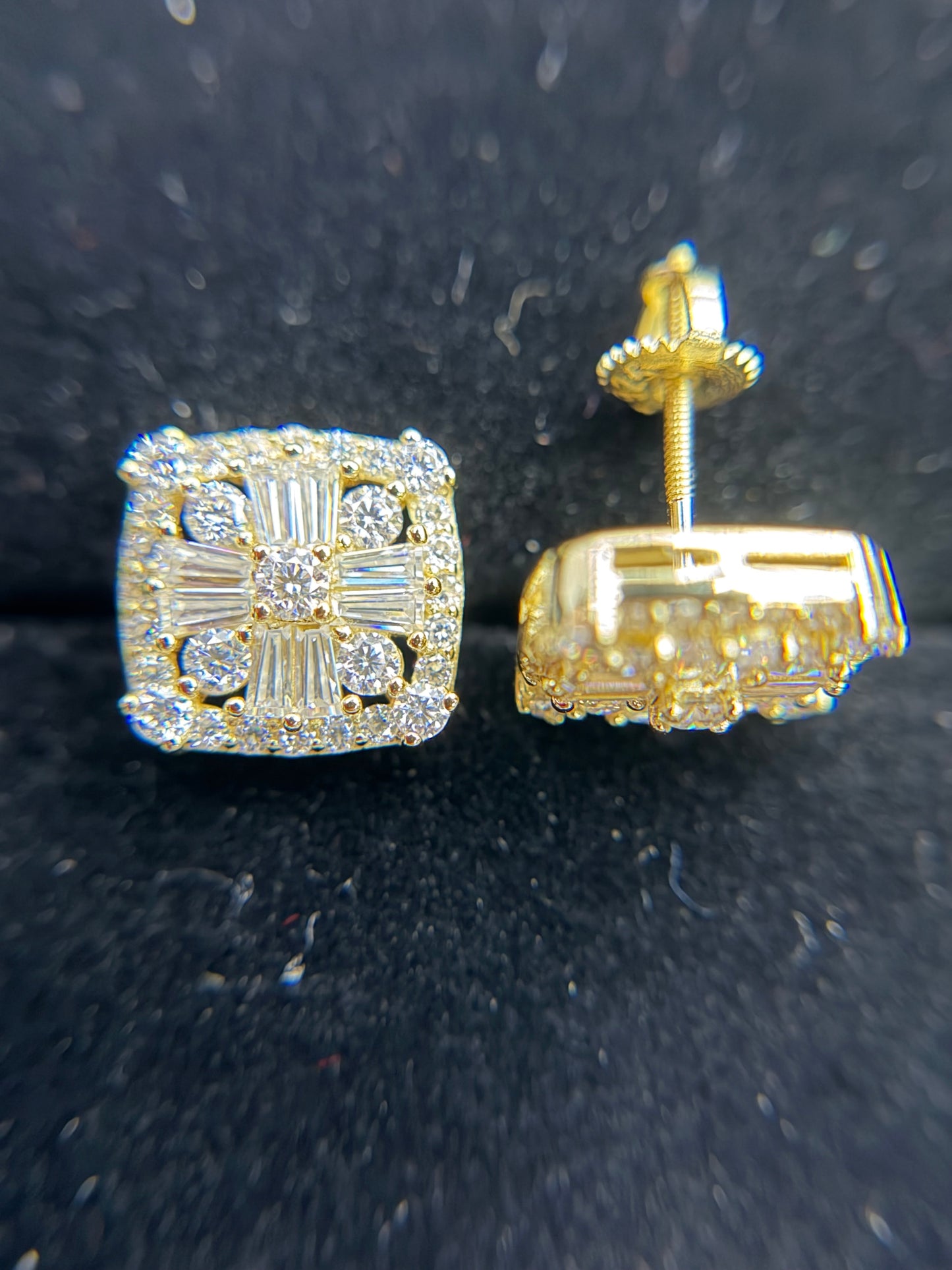 #39 MOISSANITE EARRINGS ( DIAMOND PASS THE TESTER)