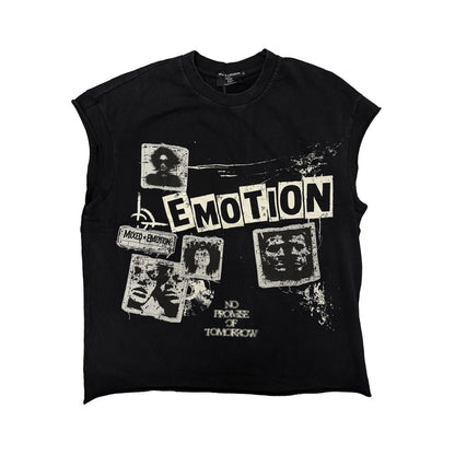 MIXED EMOTION NEWSPAPER SLEEVELESS TEE