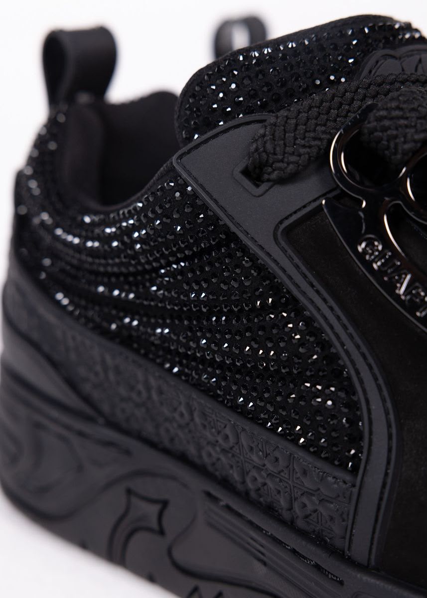 GUAPI ALL BLACK SKATE STAR