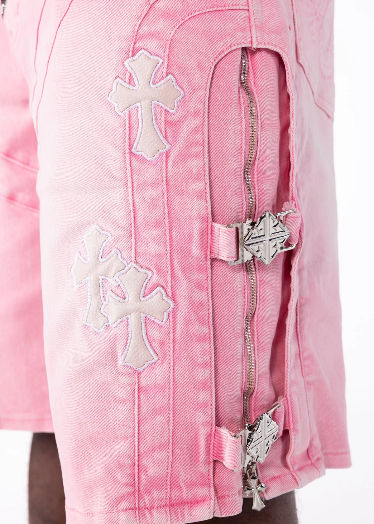 GUAPI French Rose Cross Buckle Shorts